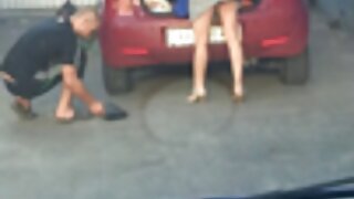 Une ado coquine avec des nattes Jackie suce une bite et lui lèche la fente xxx homme et se fait baiser