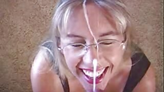 L'actrice d'action hardcore Erika Bellucci montre des compétences de haute qualité xxx sex lesbienne dans l'action anale