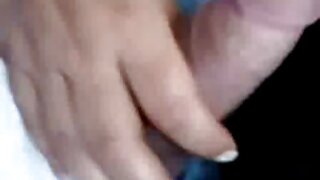 Fille asiatique lubrifiante bourrant son cul porno francais soeur avec un jouet sexuel doux