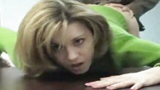 Séduisante femme de ménage japonaise montre ses seins naturels sexy à porno femme noir français la caméra