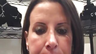 La plantureuse Amy Wild au joli visage est prête xxx deux homme à baiser avec deux mecs