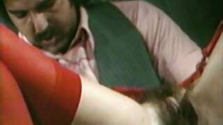 La séduisante beauté asiatique nommée femme muscle porno Miko Sinz se fait pilonner par derrière