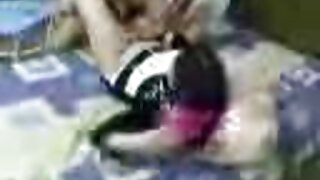 La beauté époustouflante Victoria Sweet porno xx grosse femme fait une pipe dans la salle de bain